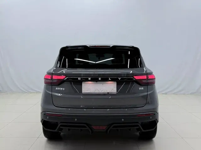 Geely Binyue — Фото автомобиля 12
