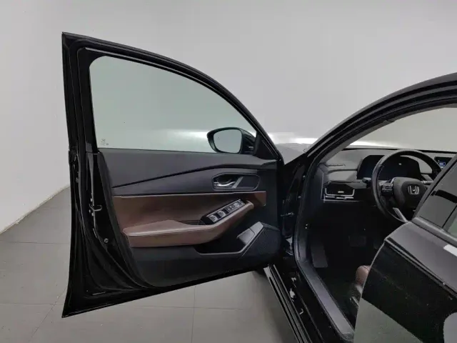 Honda Inspire Hybrid — Фото автомобиля 8
