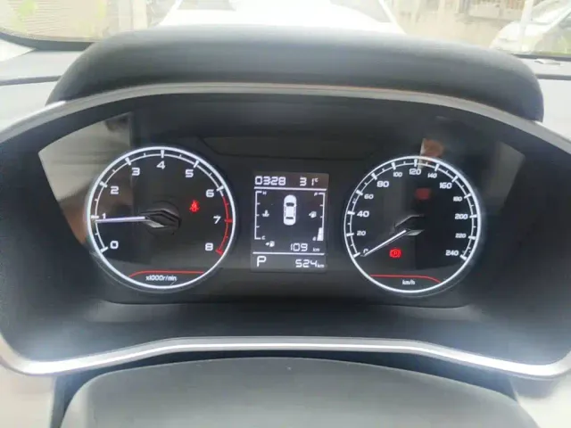 Geely Binyue — Фото автомобиля 15