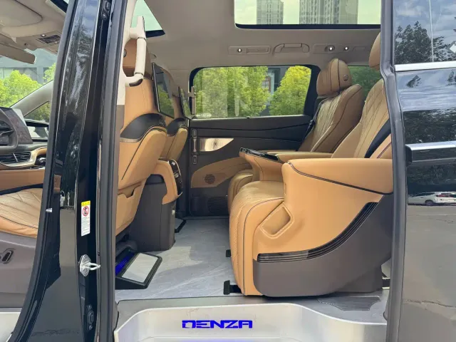 Denza D9 — Фото автомобиля 8