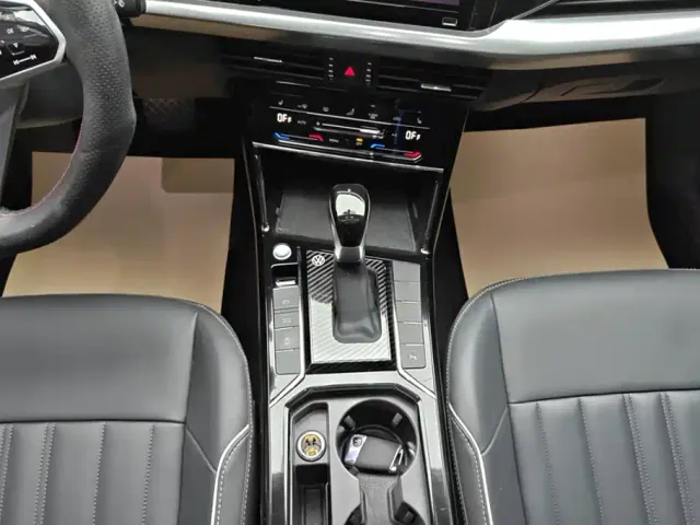 Volkswagen Passat — Фото автомобиля 16