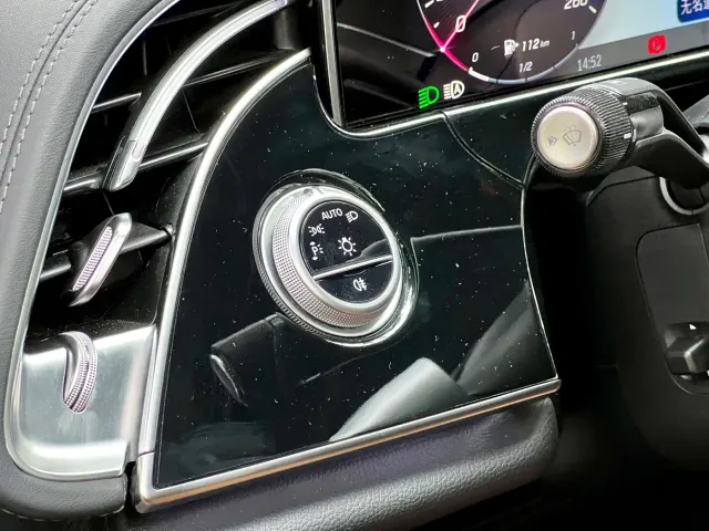 Mercedes-Benz E-Class — Фото автомобиля 20