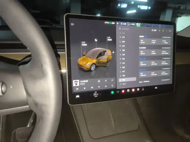 Tesla Model Y — Фото автомобиля 7
