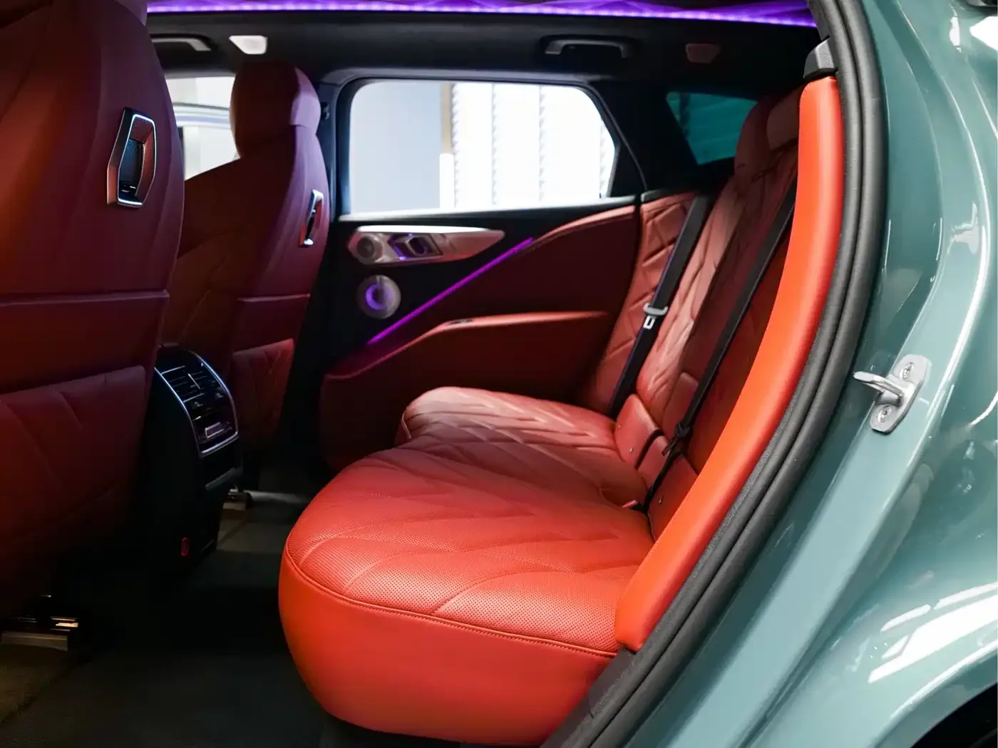 BMW BMW XM 2023 Model Base — Фото автомобиля 18