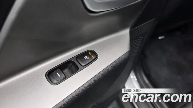 Kia Niro — Фото автомобиля 28