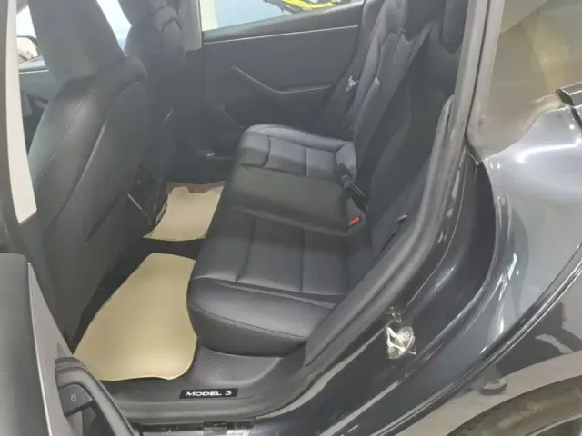 Tesla Model 3 — Фото автомобиля 16