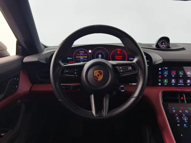 Porsche Taycan — Фото автомобиля 11