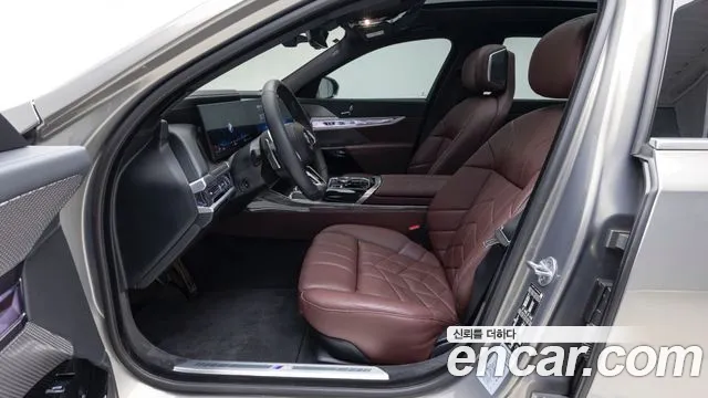 BMW 7-Series — Фото автомобиля 10