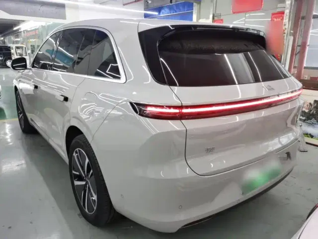 Li Auto L6 — Фото автомобиля 4