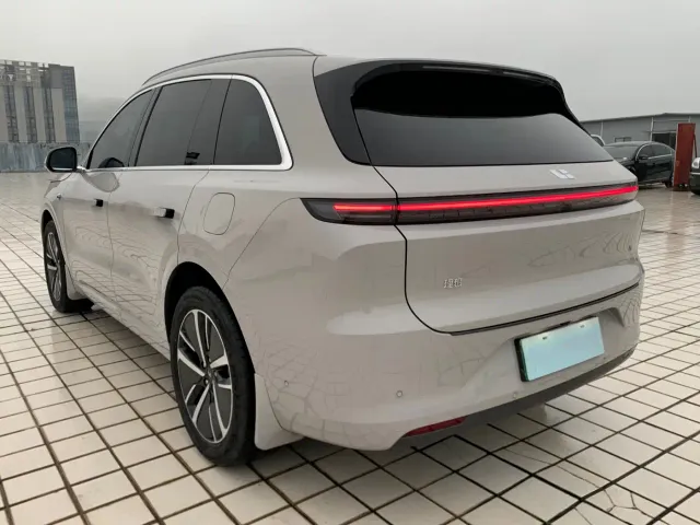 Li Auto L6 — Фото автомобиля 4