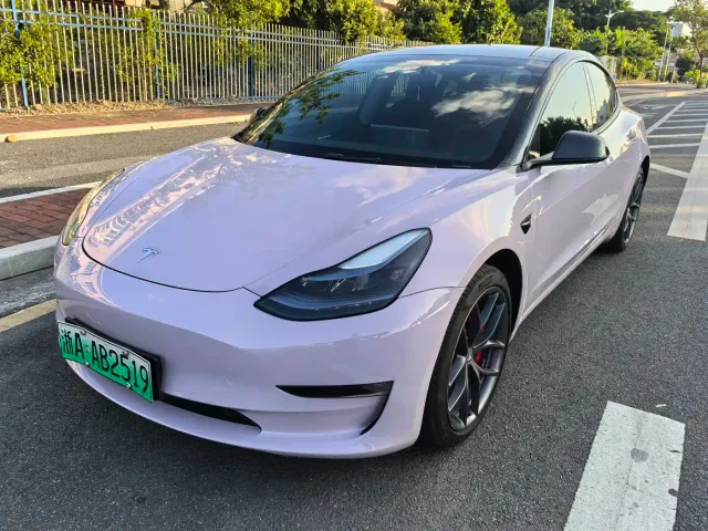 Фотография автомобиля — Tesla Model 3