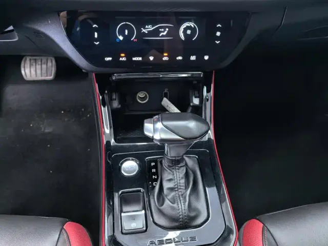 Dongfeng Yixuan — Фото автомобиля 16