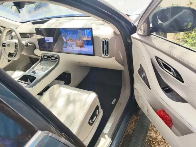 Geely Galaxy M9 — Фото автомобиля 13