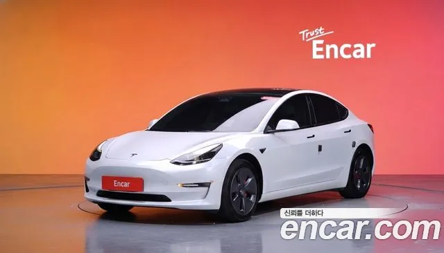 Фотография автомобиля — Tesla Model 3