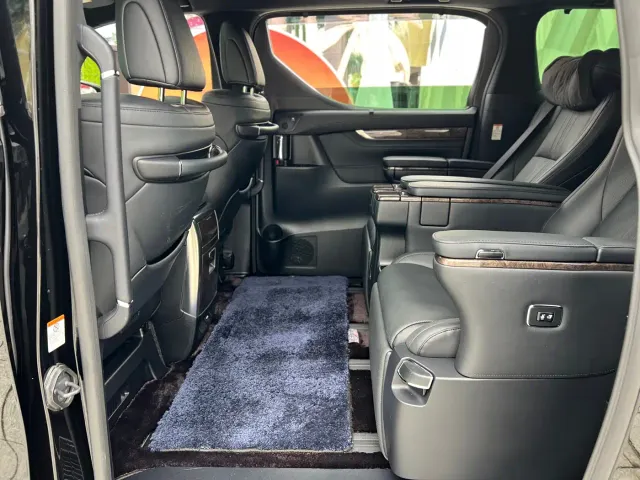 Toyota Vellfire — Фото автомобиля 14