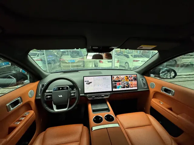 Li Auto L8 — Фото автомобиля 6