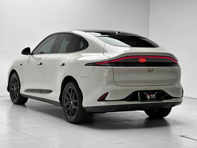 IM Motors LS6 — Фото автомобиля 5