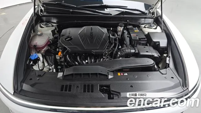 Hyundai Grandeur GN7 — Фото автомобиля 9