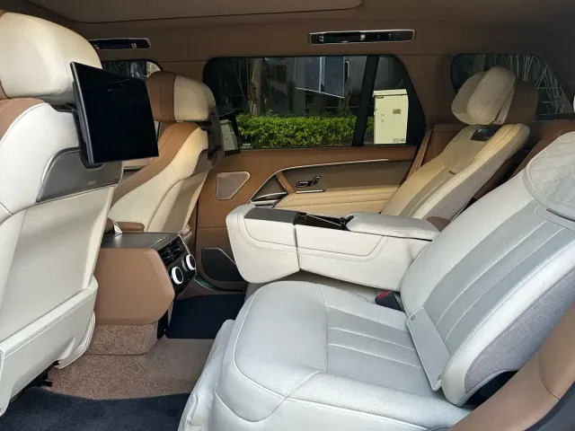 Land Rover Range Rover 2024 3.0 L6 400PS SV Honor Genesis Extended — Фото автомобиля 19