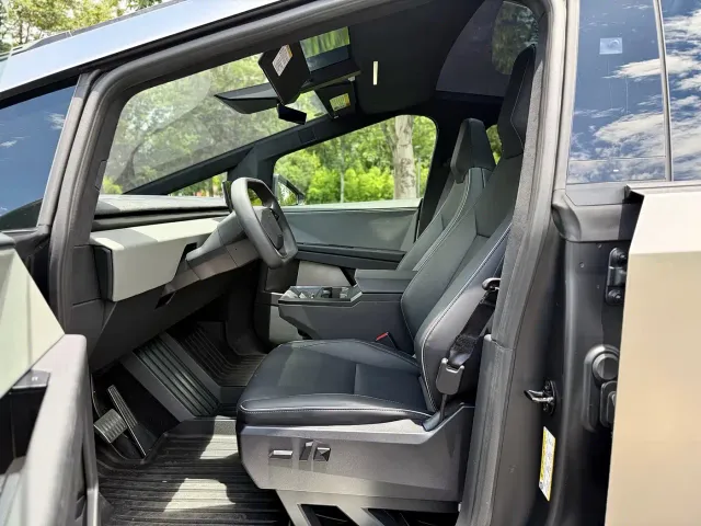 Tesla Cyber Off-Road Traveler — Фото автомобиля 11