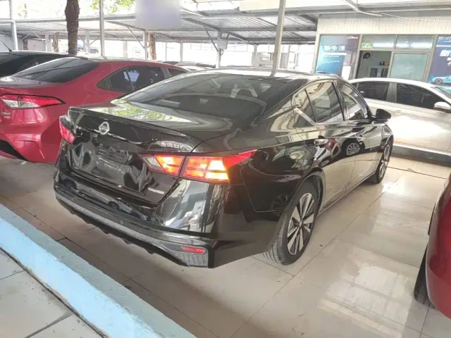 Nissan Teana — Фото автомобиля 6