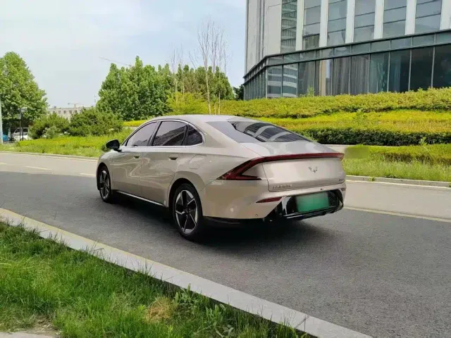 Wuling Starlight — Фото автомобиля 4