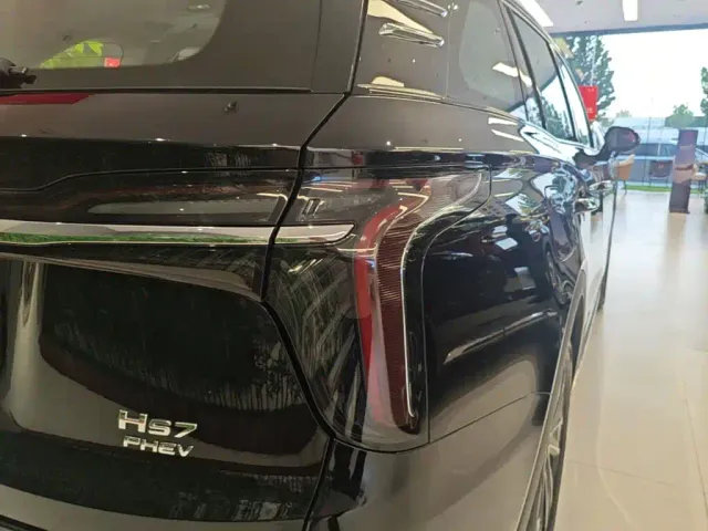Hongqi HS7 PHEV — Фото автомобиля 7