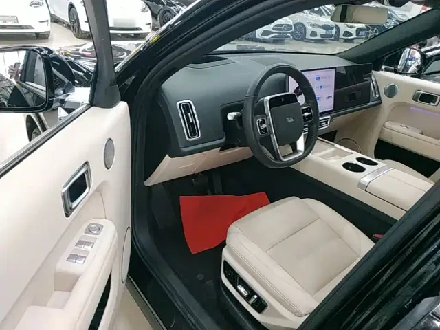 Li Auto L7 — Фото автомобиля 15