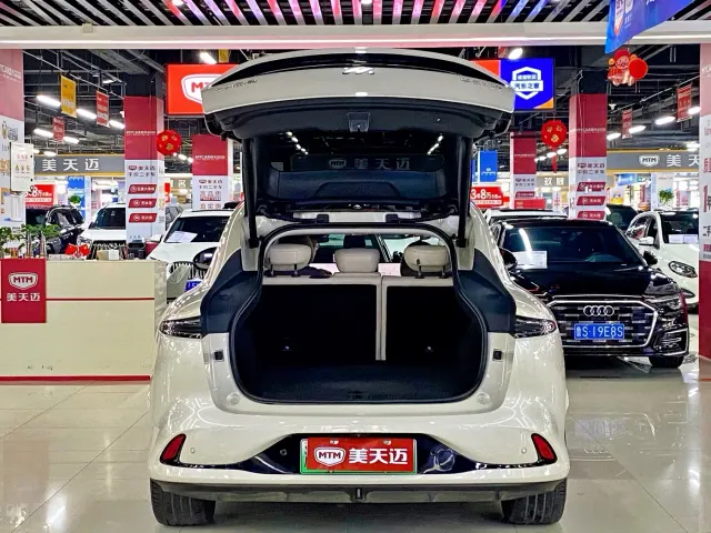 IM Motors LS6 — Фото автомобиля 8