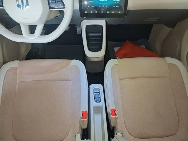 Leapmotor T03 — Фото автомобиля 13