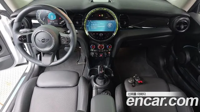 Mini Cooper Cooper Classic Plus Launch Pack — Фото автомобиля 6