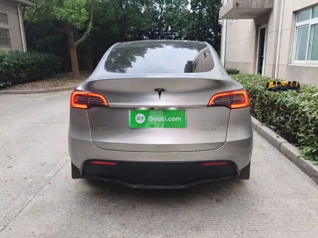 Tesla Model Y — Фото автомобиля 5