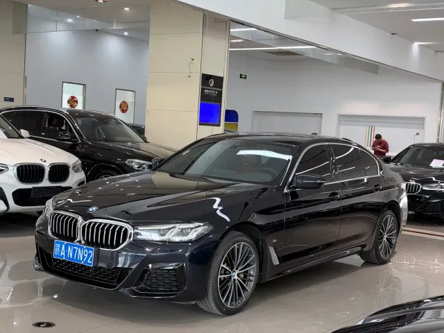 Фотография автомобиля — BMW 5 Series