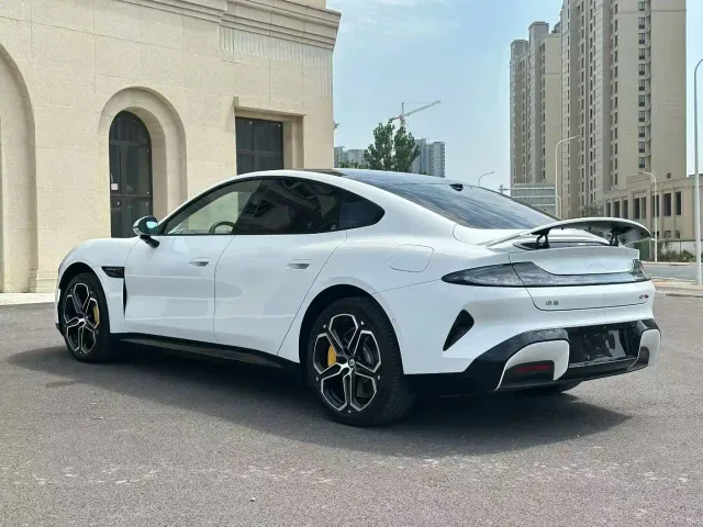 Xiaomi SU7 — Фото автомобиля 7