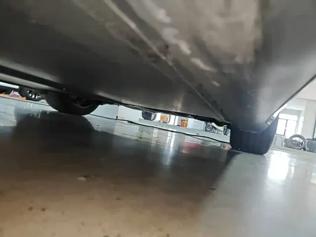 Tesla Model 3 — Фото автомобиля 21