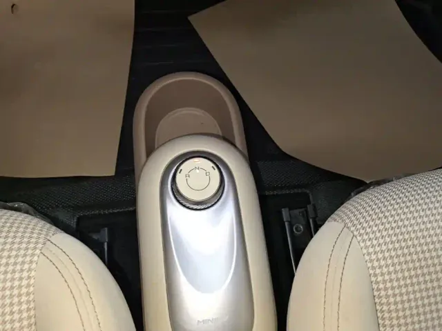 Wuling Motors Hongguang MINIEV 2025 4-Door Advanced — Фото автомобиля 13