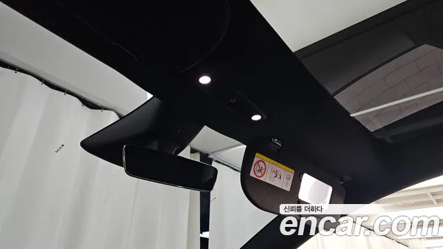 Tesla Model Y — Фото автомобиля 23