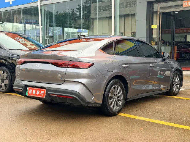 BYD Qin L — Фото автомобиля 6