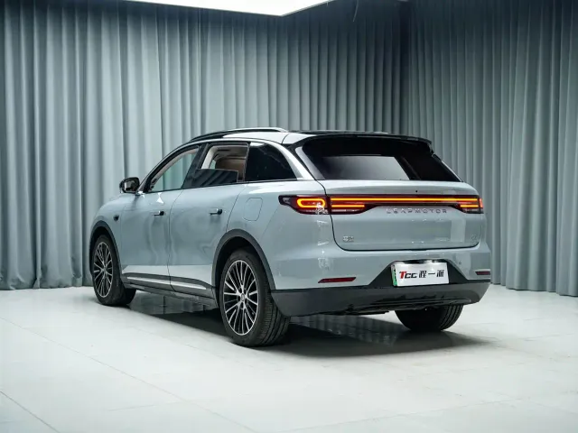Leapmotor C11 — Фото автомобиля 10