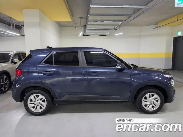 Hyundai Venue — Фото автомобиля 2