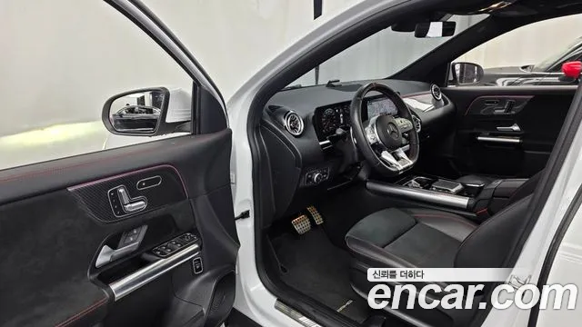 Mercedes-Benz GLA-Class H247 — Фото автомобиля 10