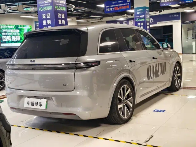 Li Auto Li L8 2023 Pro — Фото автомобиля 5