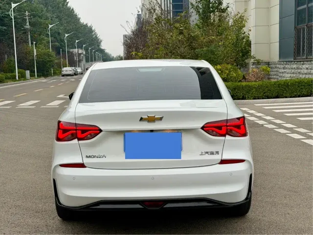 Chevrolet Monza — Фото автомобиля 5