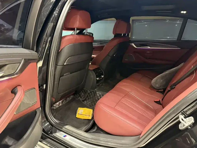 BMW 5 Series — Фото автомобиля 6
