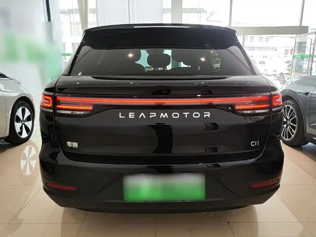 Leapmotor C11 — Фото автомобиля 5