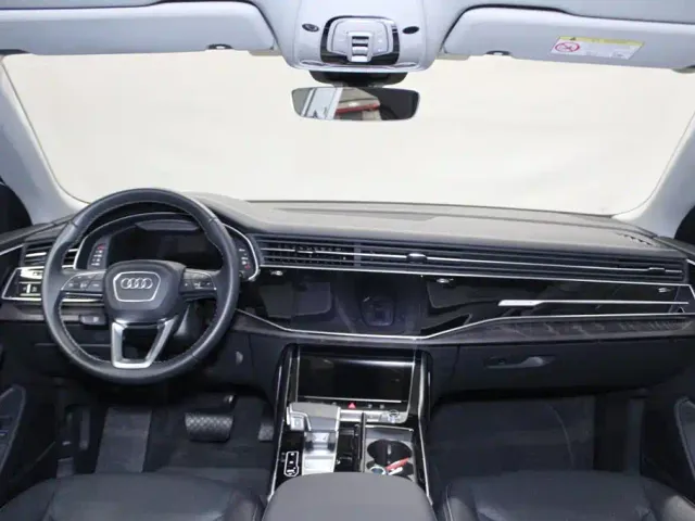 Audi Q8 — Фото автомобиля 10