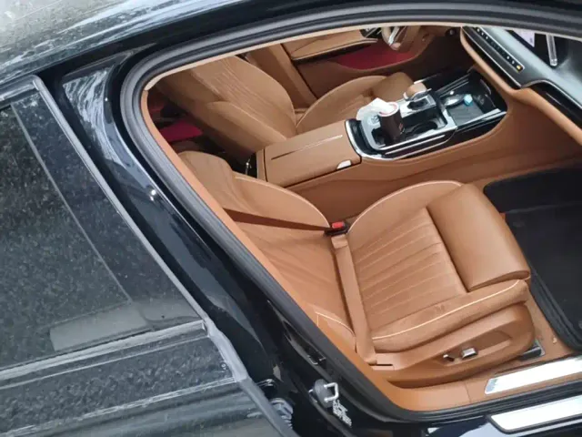 Hongqi H9 — Фото автомобиля 24