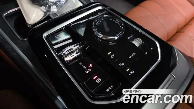 BMW 7 Series G70 — Фото автомобиля 12