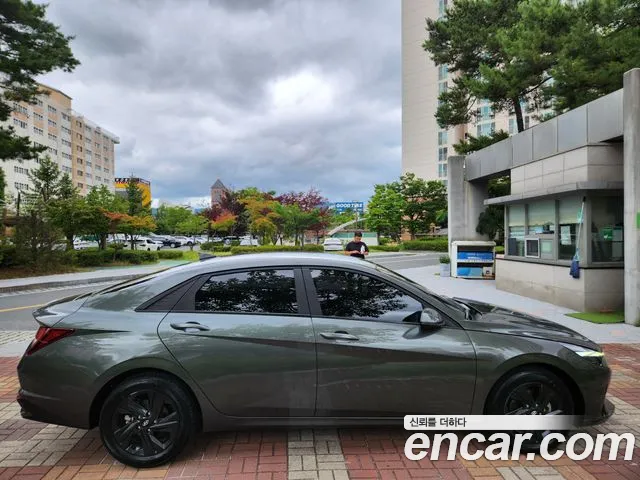 Hyundai AVANTE Avante (CN7) — Фото автомобиля 4