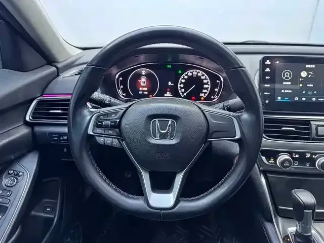 Honda Accord — Фото автомобиля 12